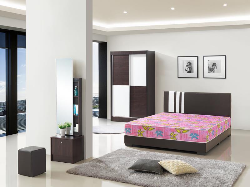 Bed room