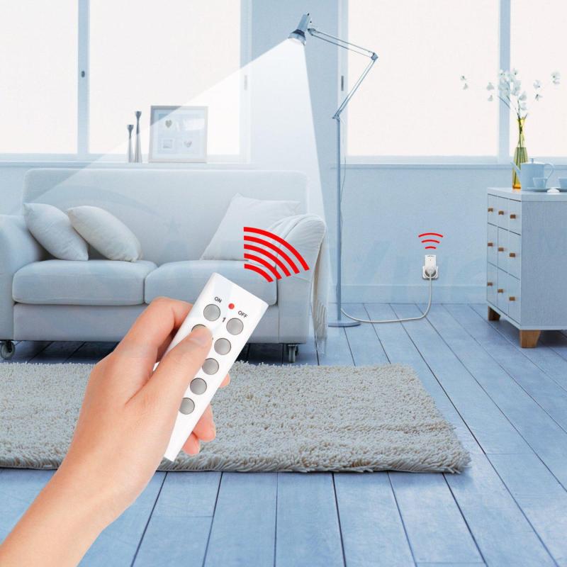 SAFEVue smart outlet remote control with Battery