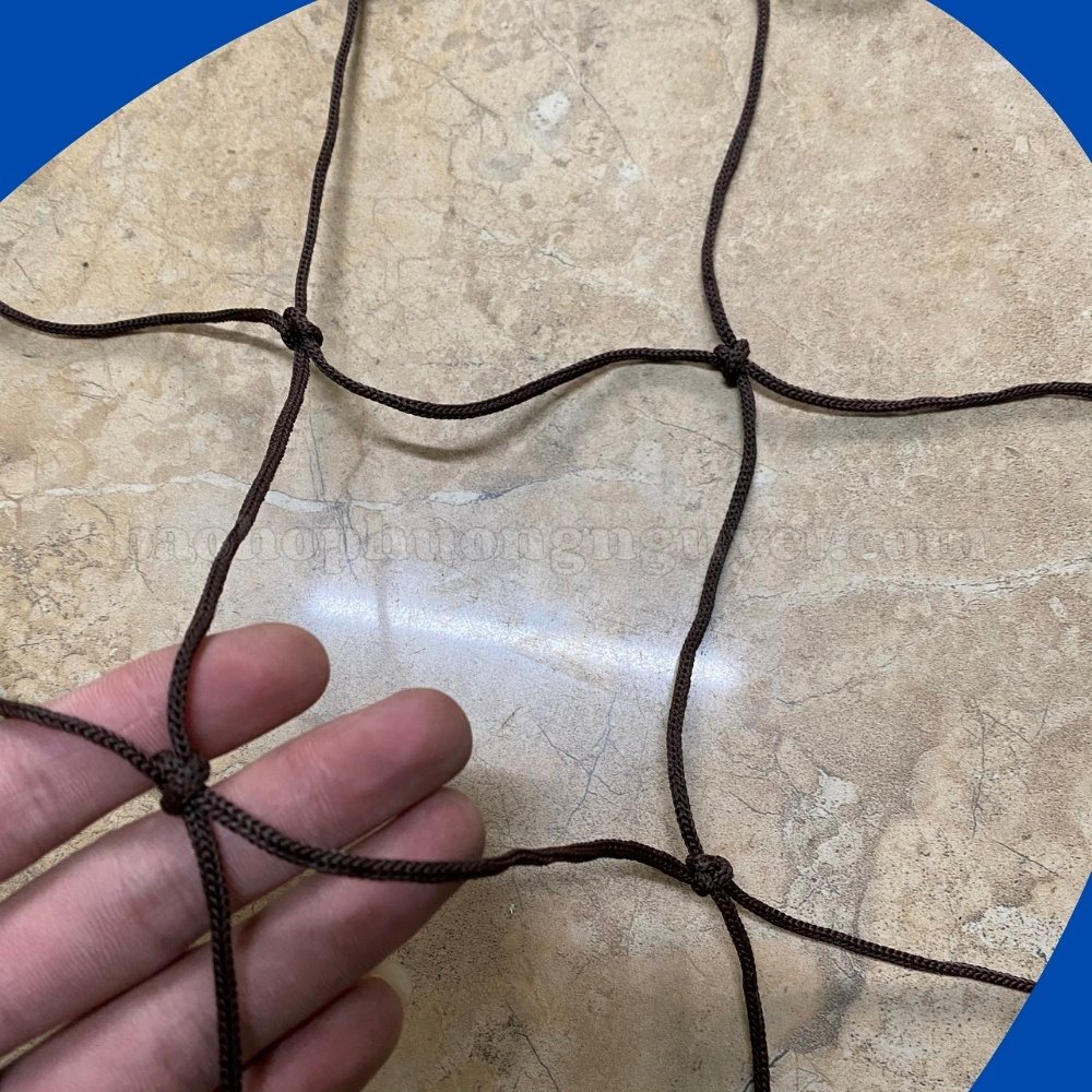 Lưới chắn cầu thang màu nâu an toàn cho trẻ kích thước 0,8 x 10m