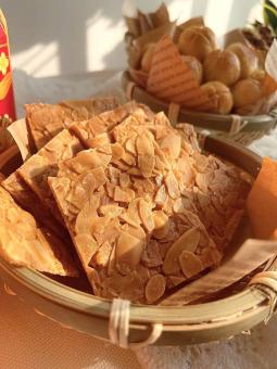 Bánh ngói hạnh nhân handmade - Bánh kẹo tết 2024