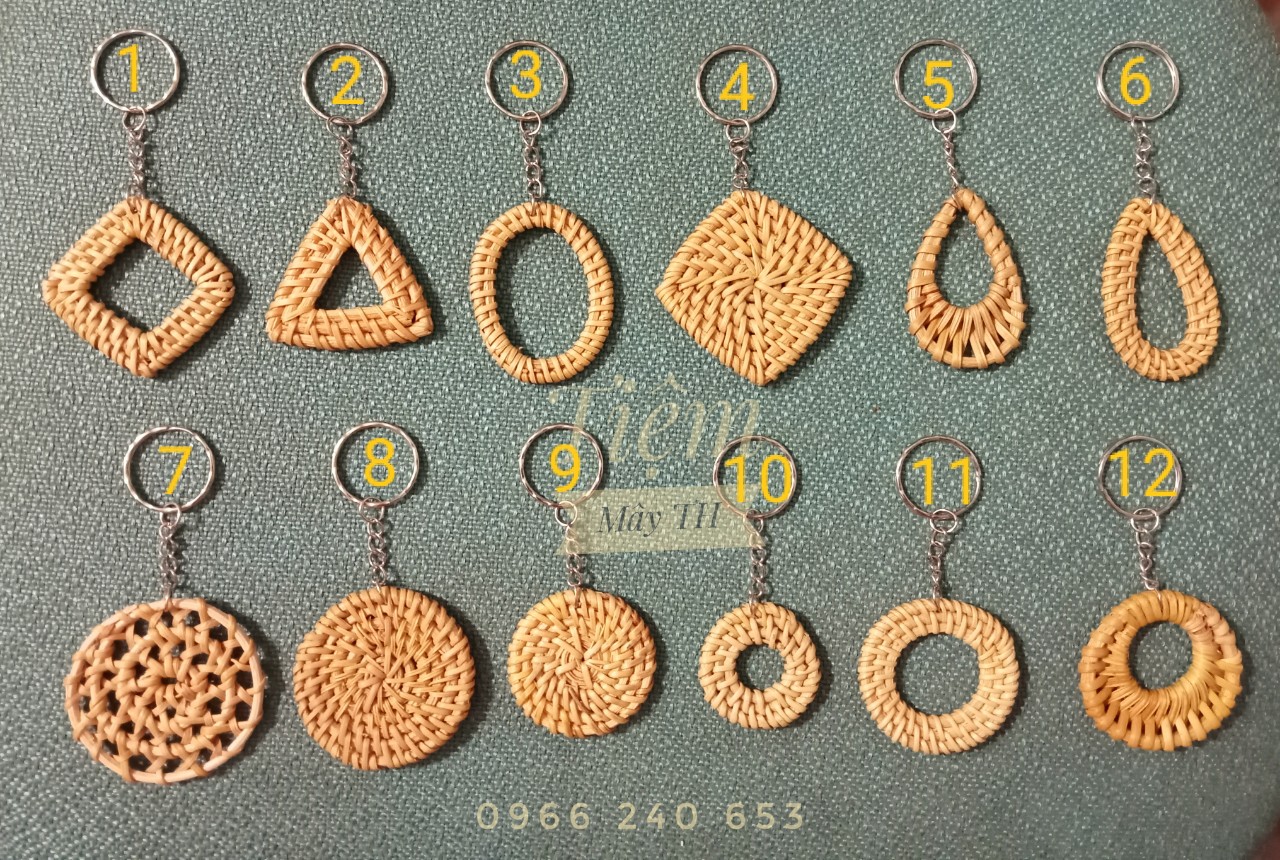 Móc khóa bằng mây tre đan