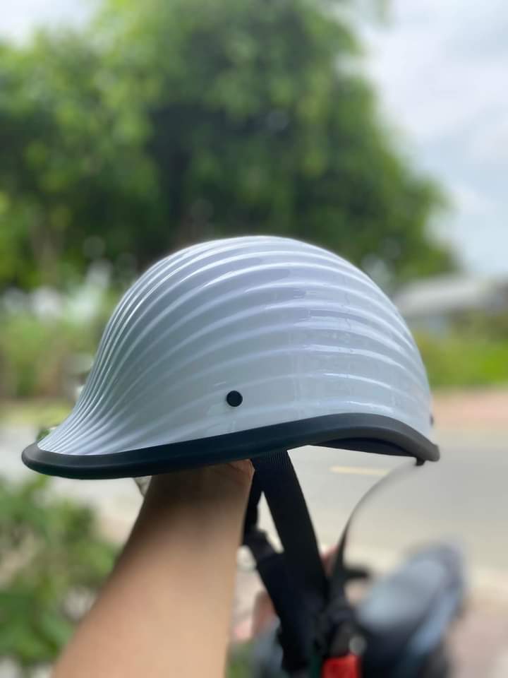 Nón bảo hiểm đua ngựa sọc
