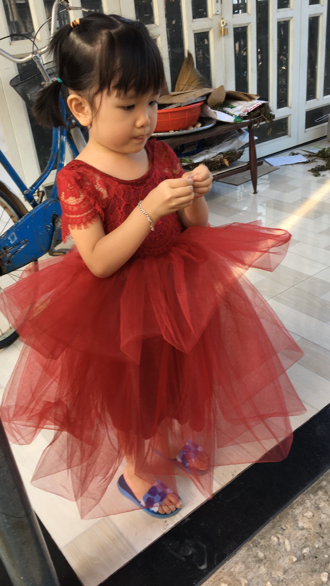 Đầm đỏ đô cho bé 223