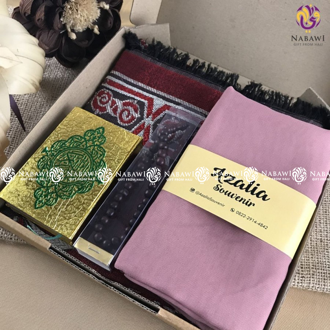 Hampers B Kado Cewek Sajadah Al Quran Jilbab Tasbih Kado Ulang Tahun Wisuda Anniversary