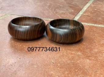 Cóng thức ăn gỗ mun đặt đất cho lồng chim chích chòe đựng sâu tiện lợi