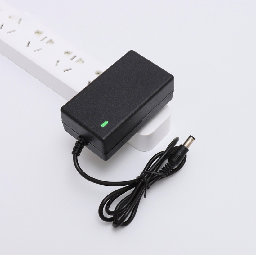 Sạc 2S 8.4V 1A, chuyên sạc pin Li-ion 7.2V, có đèn báo đầy.