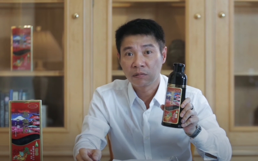 Dầu Gội Phủ Bạc Tóc AKIWA Nhật Bản