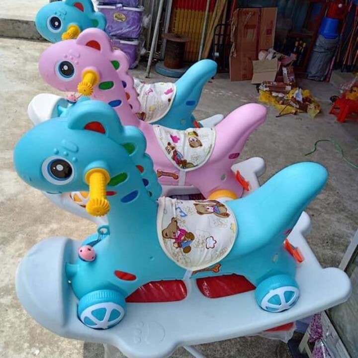 Ngựa bập bênh cho bé có bánh xe có nhạc bé yêu cực thích