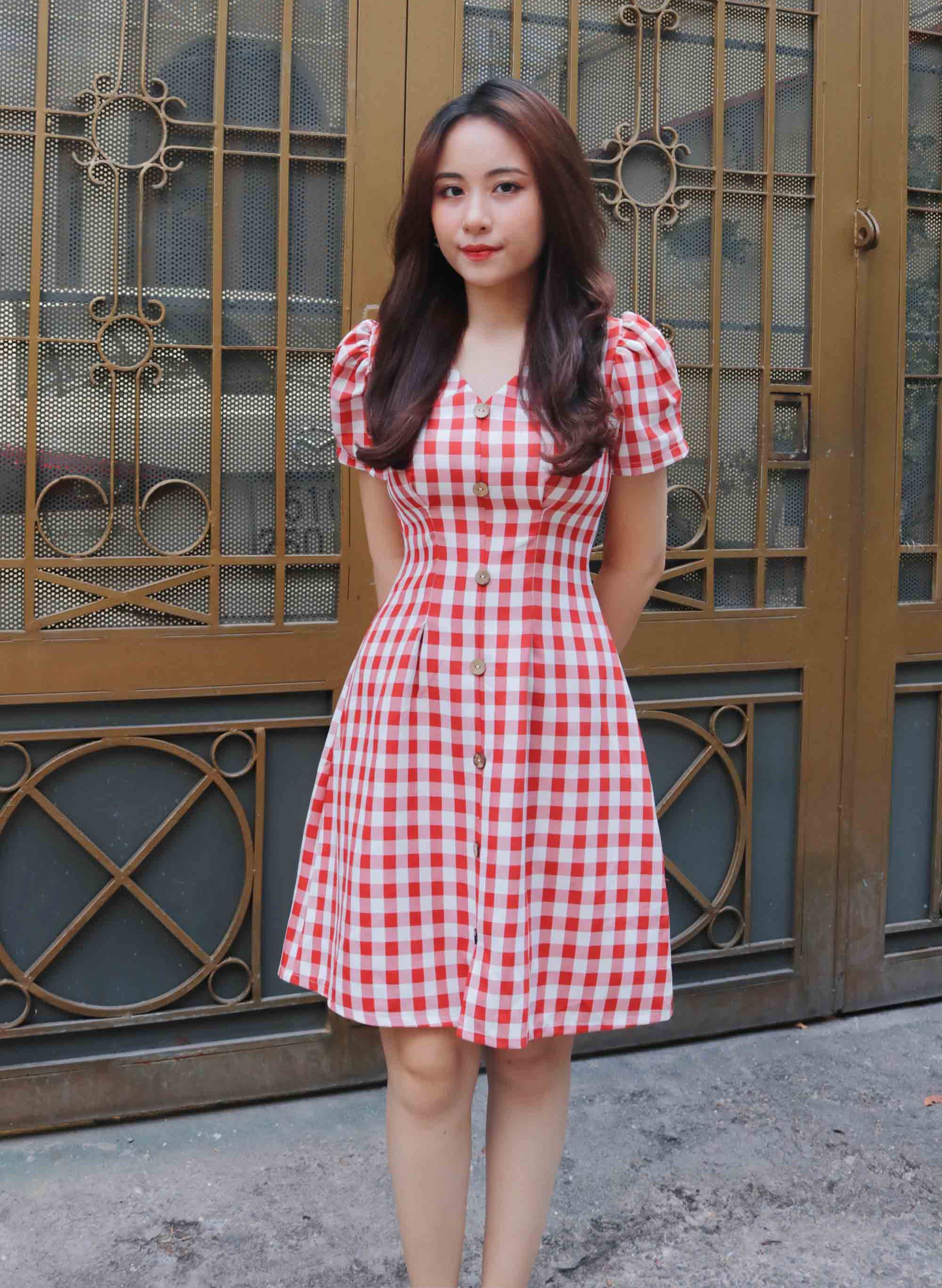 Đầm caro đỏ công sở trẻ trung thiết kế xòe cổ đẹp tay ngắn thời trang thanh lịch đi làm đi chơi eo tôn dáng Lux W