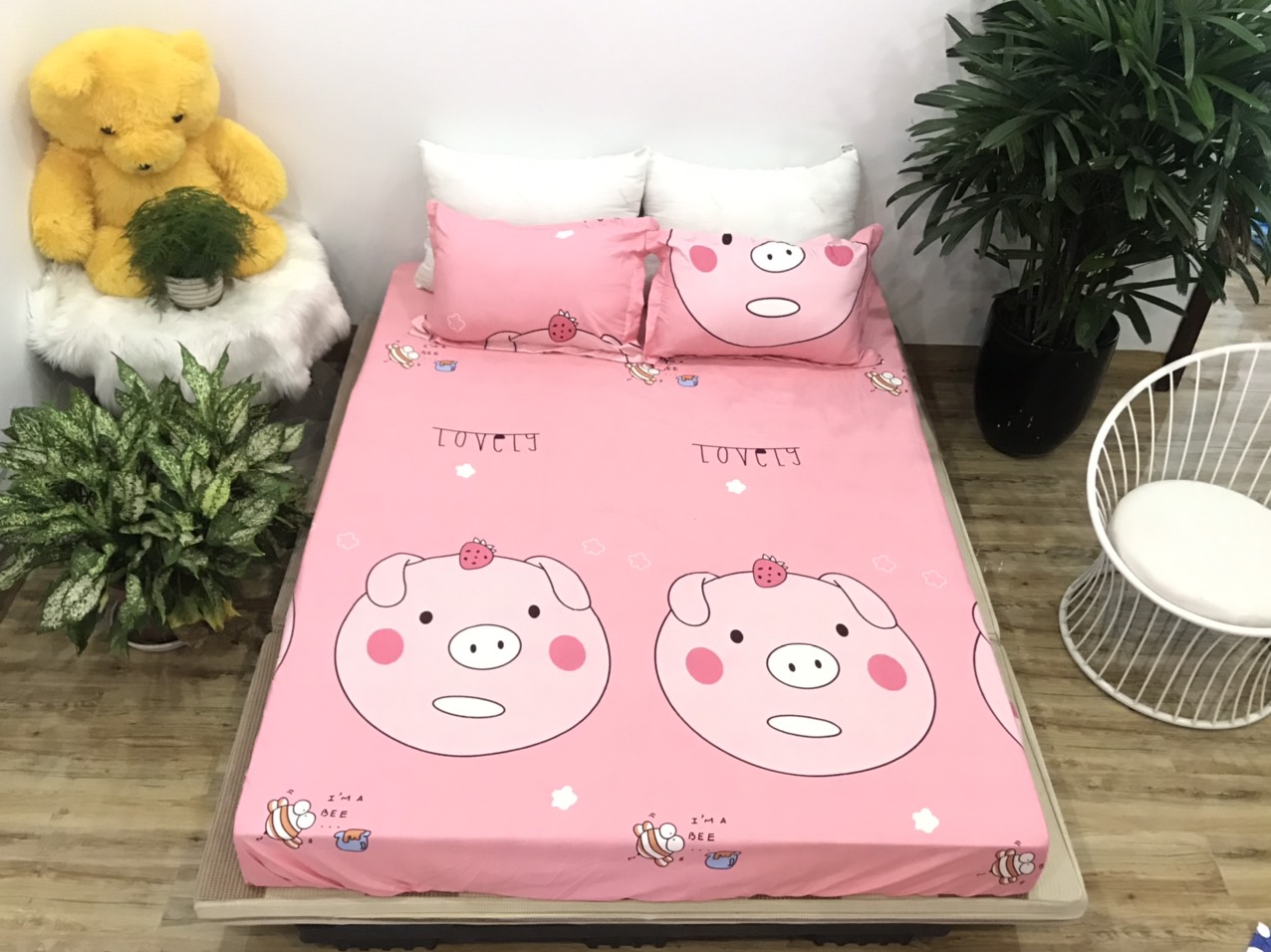 Set ga gối mẫu Heo Hồng dễ thương và siêu cute gồm 1 ga+ 2 vỏ gối nằm+ 1 vỏ gối ôm đủ các kích thước - nhà PT for Beadding