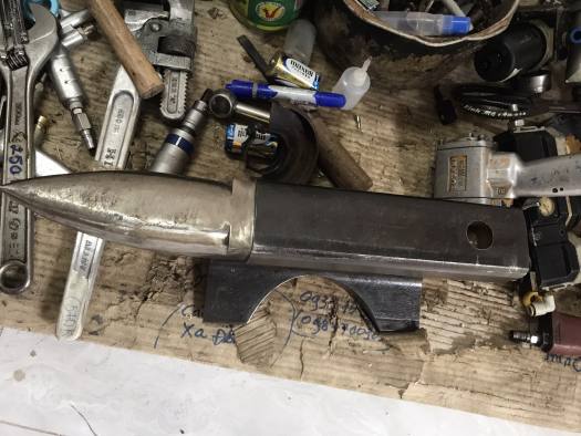 ĐE RAY TÀU CƠ KHÍ SỊN SÒ - NẶNG 18KG DÀI 40CM CAO 18CM MẶT ĐE 6 CM