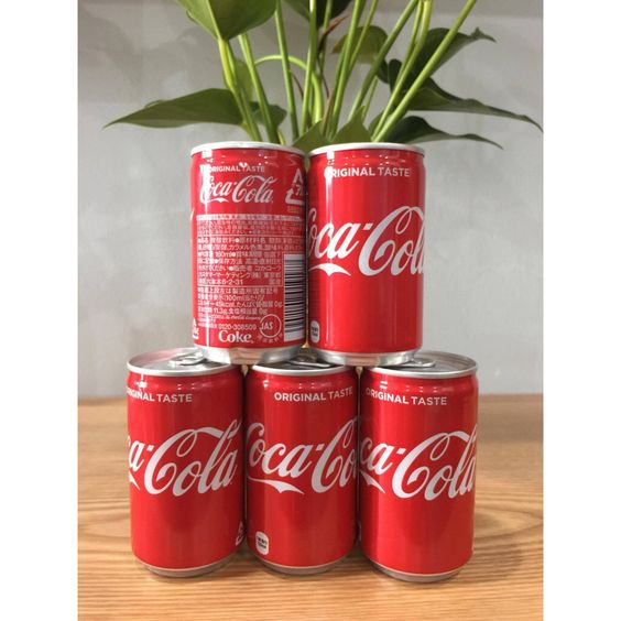 Coca cola mini Nhật lon nhí 160ml vị nguyên bản T4 2024