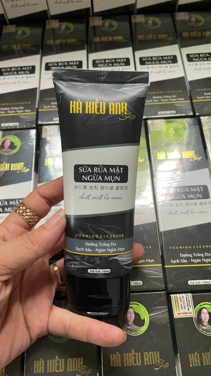 Sửa rửa mặt ngăn ngừa mụn hà kiều anh