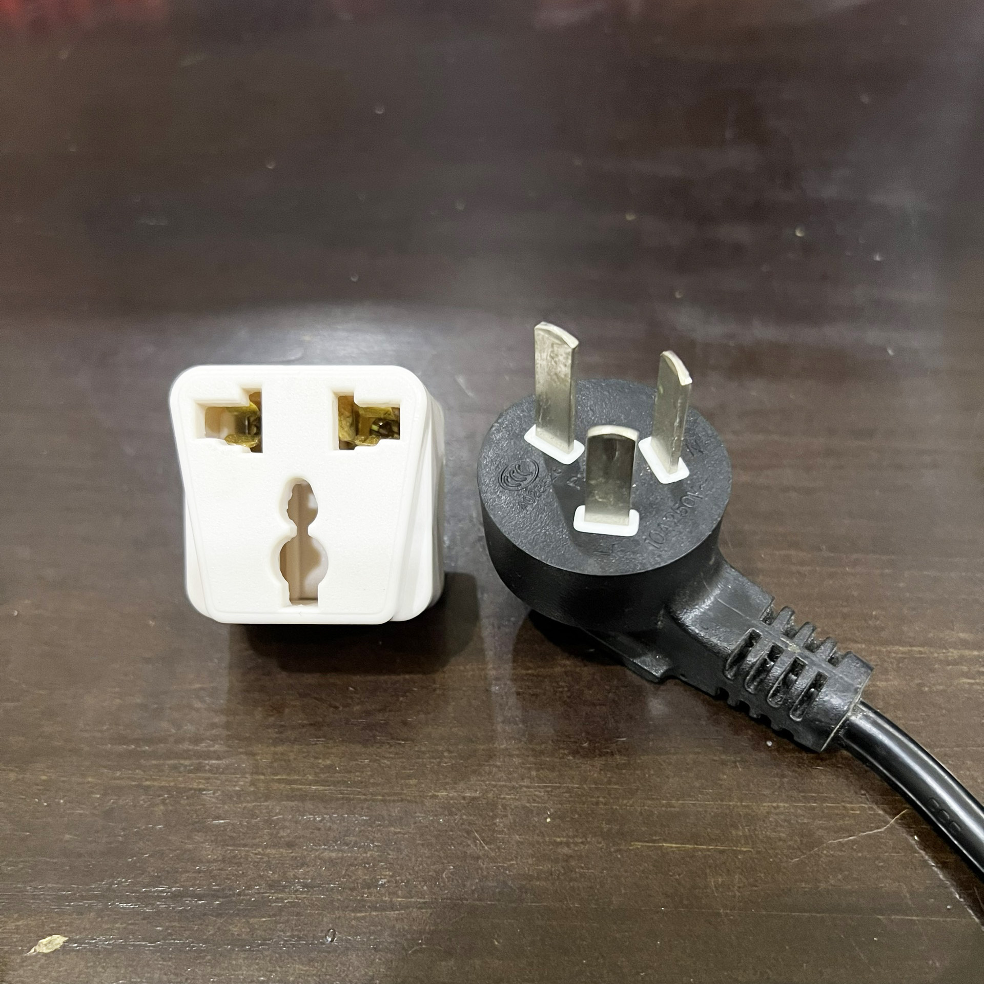 Giắc cắm 3 chấu - phích cắm 3 chấu vinakip