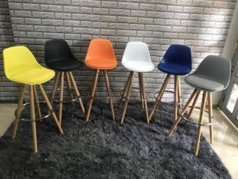 Ghế Bar 4 chân gỗ không xoay mặt nệm