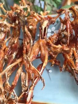 Khô nhái cơm đặc sản loại 1 ,món ngon vạn người mê ,được bắt từ vùng Bảy Núi , dùng ăn cơm , mồi nhậu rất ngon