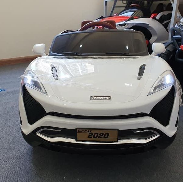 Ô tô điện KUPAI 2020 đồ chơi vận động đạp ga 2 chỗ 4 động cơ kết nối bluetooth tốc độ cao ( Đỏ-Trắng-Cam)