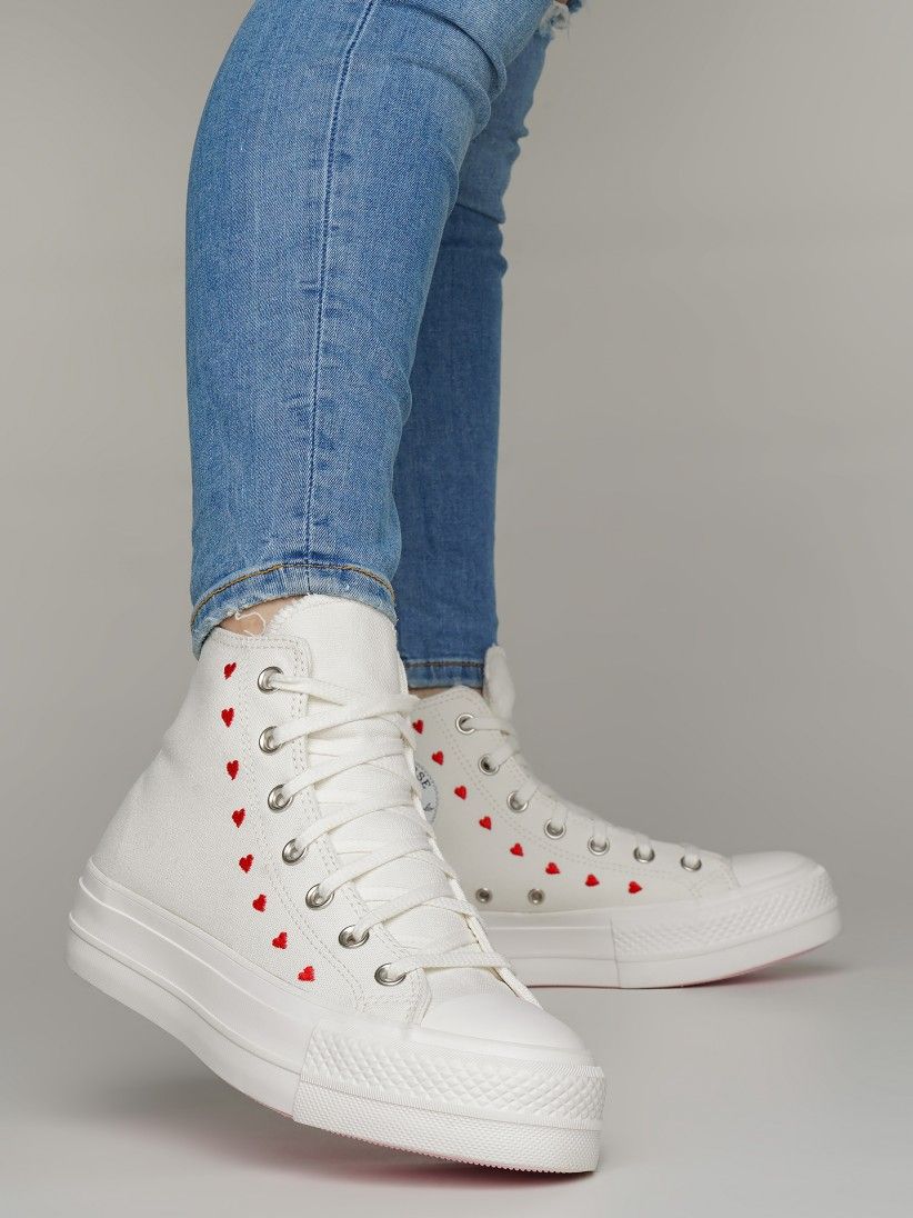 คอนเวิร์ส Chuck Taylor All Star Lift Platform Embroidered Hearts ( รหัส :  A01599C ) ถูกที่สุด พร้อมโปรโมชั่นและสวนลด สินค้ามีจำนวนจำกัด  สินค้ามีจำนวนจำกัด | Lazada.co.th