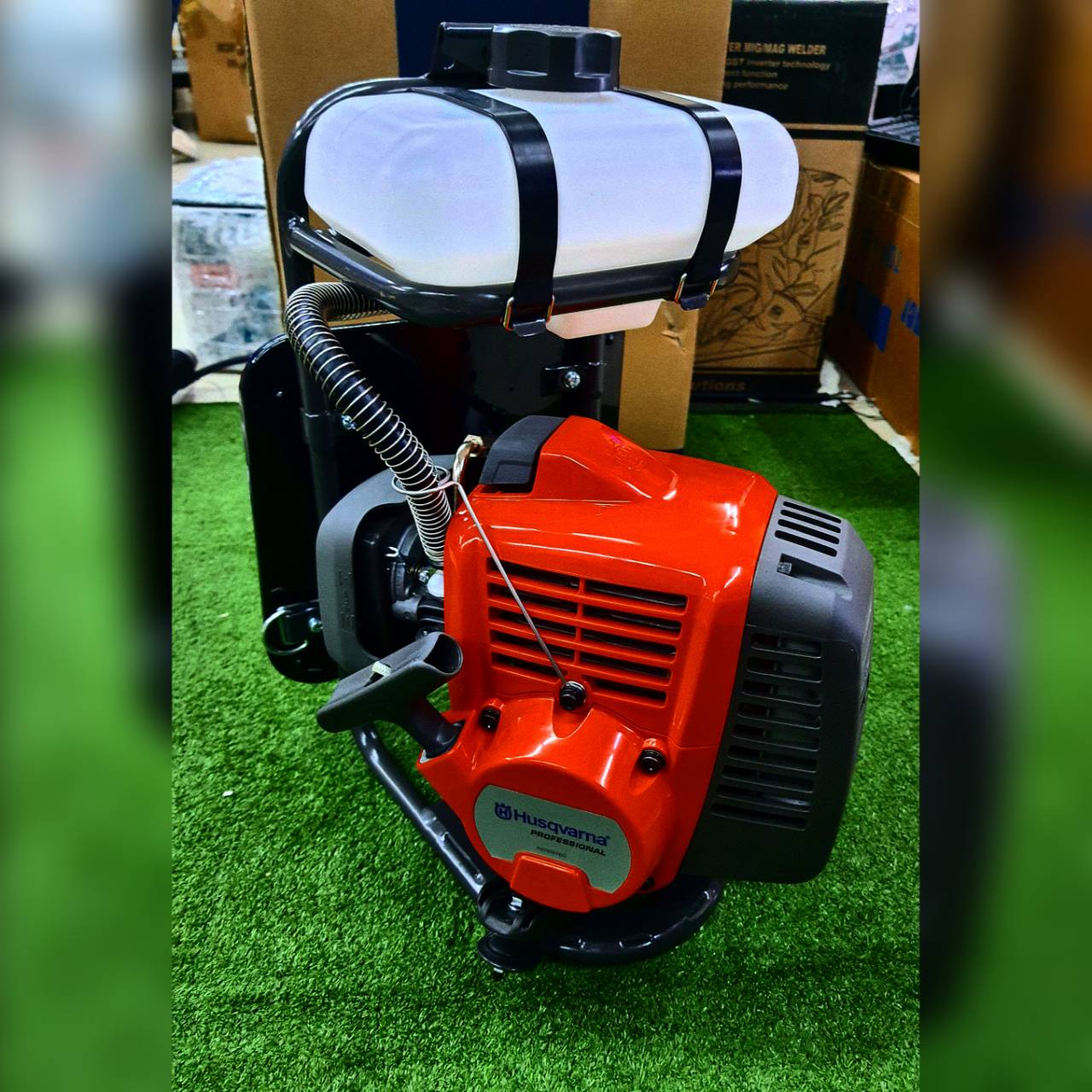 HUSQVARNA เครื่องตัดหญ้า 2 จังหวะ รุ่น 541RB (ข้ออ่อน) (แถมน้ำมันเครื่อง 2T ขนาด 0.1L ฟรี) 2 HP ความเร็วรอบ 7500 รอบ/นาที ตัดหญ้า เครื่องตัดหญ้า ราคา 12,290 บาท*ส่งฟรี