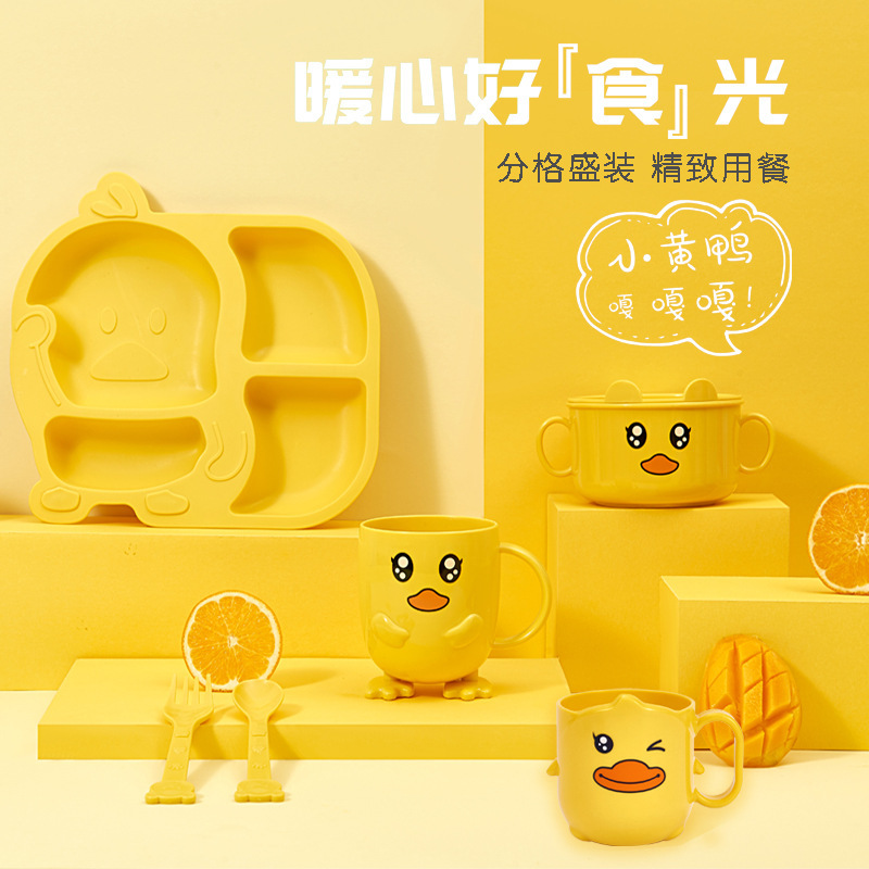 Khay ăn dặm hình chú vịt vàng đáng yêu cho be giúp bé ăn ngon thích thú bộ đầy đủ bao gồm muỗng,nĩa,khay,chén,ly
