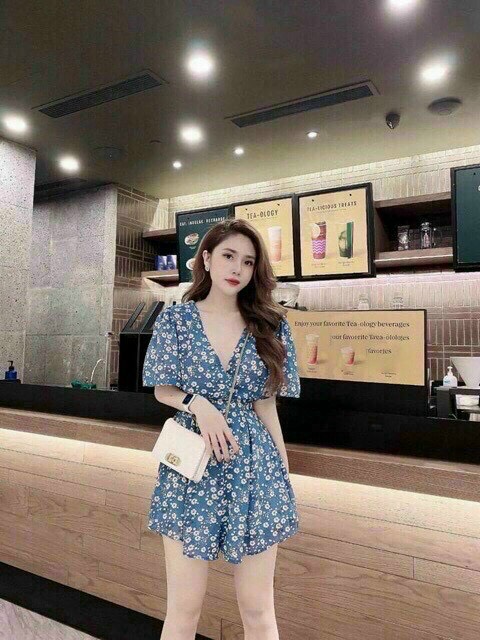 Jum hoa nữ tay cánh tiên, jum đùi nữ màu xanh dễ thương, jum nữ cổ V, jum hoa xanh nữ mặc đi chơi, jum hoa nhí phon cách Hàn Quốc dễ thương