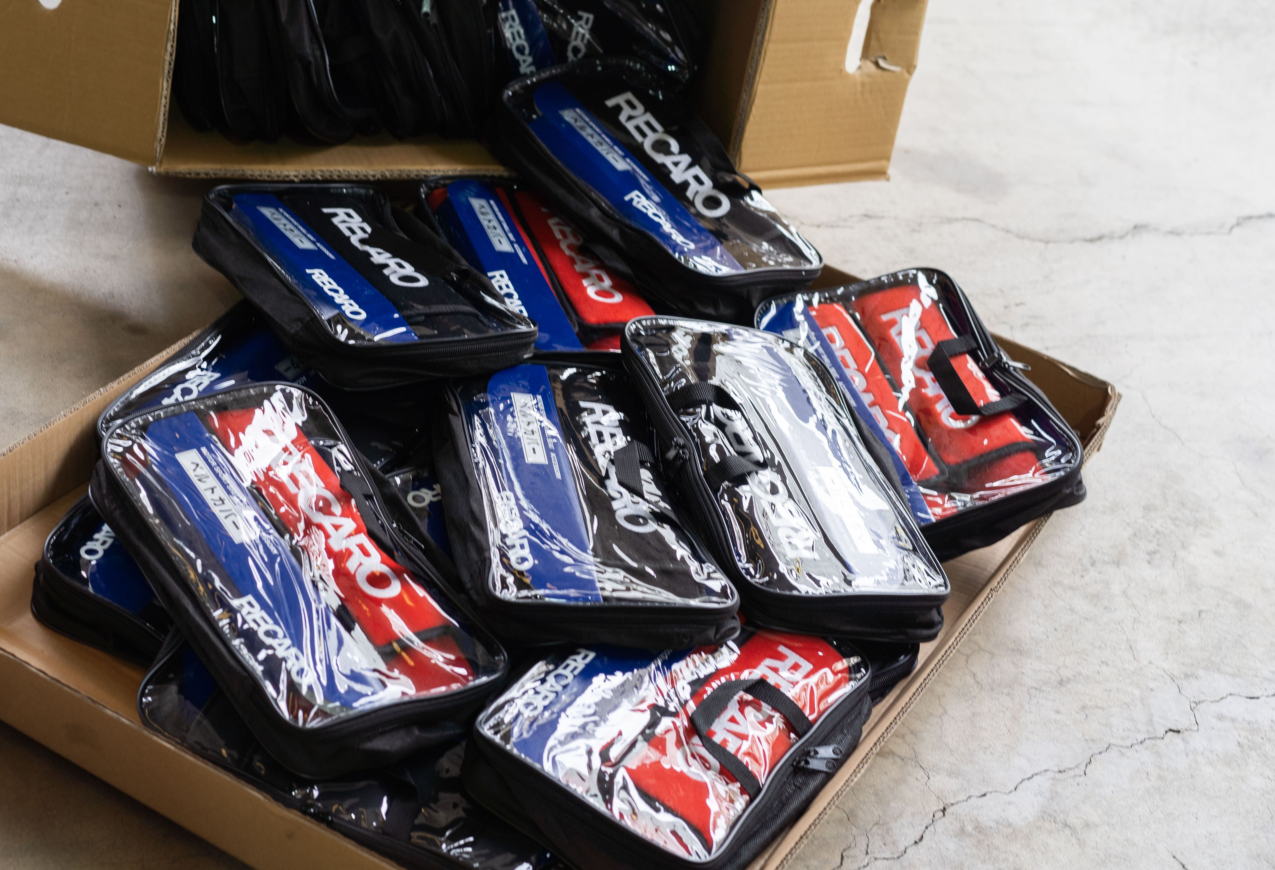 RECARO Belt Cover Velour ปลอกหุ้มเข็มขัดนิรภัย ราคา 3,680 บาท*ส่งฟรี