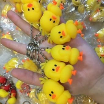 Móc Khóa Hình Chú Vịt Vàng Kèm Quả Chuông