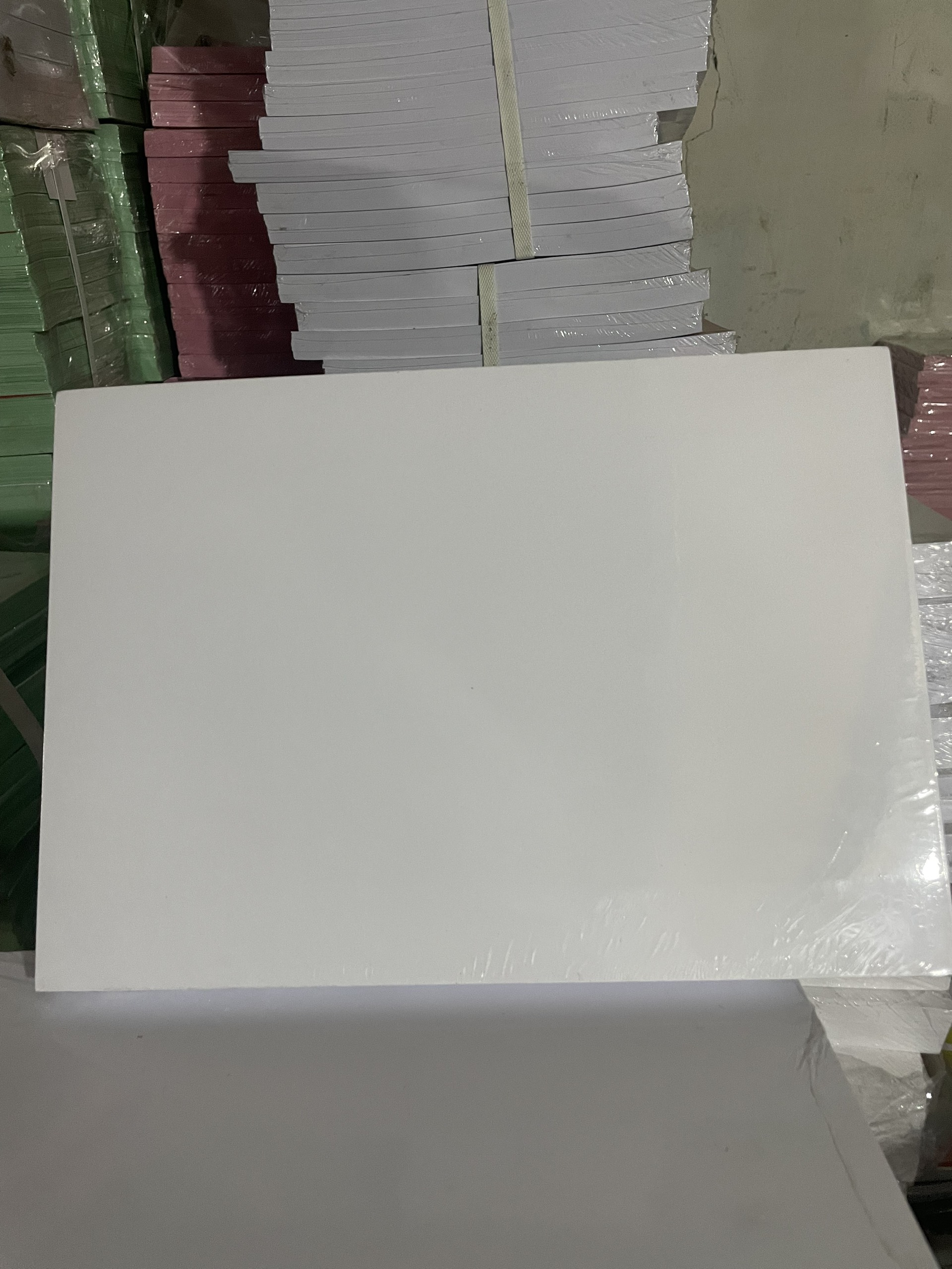 Giấy bìa cứng thái màu trắng a4 160gsm, xấp 100 tờ