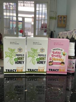 Combo 3 chai[TRACYBEE] Keo ong xanh BRAZIL [ 1 chai vị trái cây và 2 chai Bạc Hà] dạng xịt hỗ trợ trị ho, viêm họng dùng cho trẻ em trên 12 tháng tuổi và người lớn