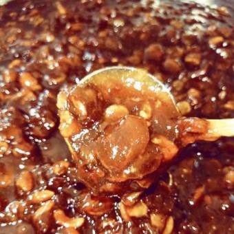 Me hạt mềm ngào khóm nhà làm 500g