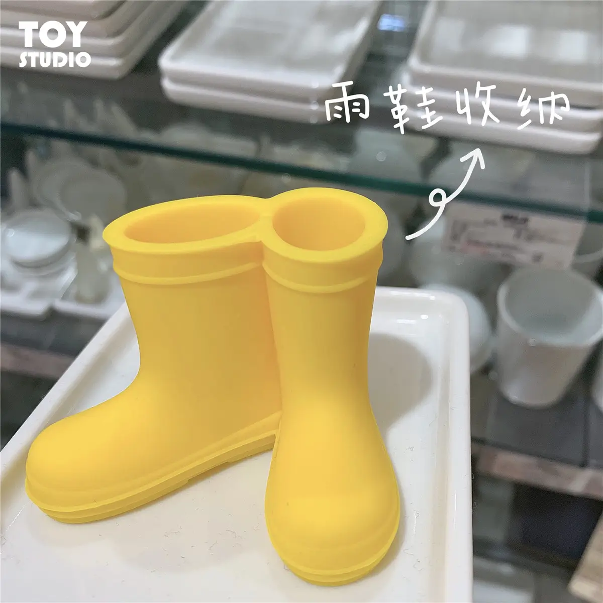 toothbrush case boots