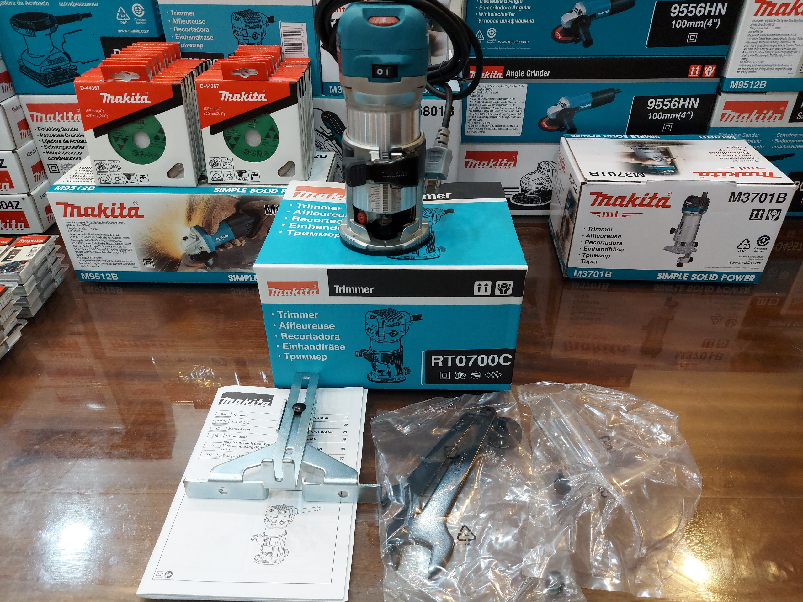 Máy đánh cạnh cầm tay makita rt0700c - 6.35mm/9.525mm - trimmer/platform - phay gỗ mini - soi mộng/cắt mép/tạo chỉ -
