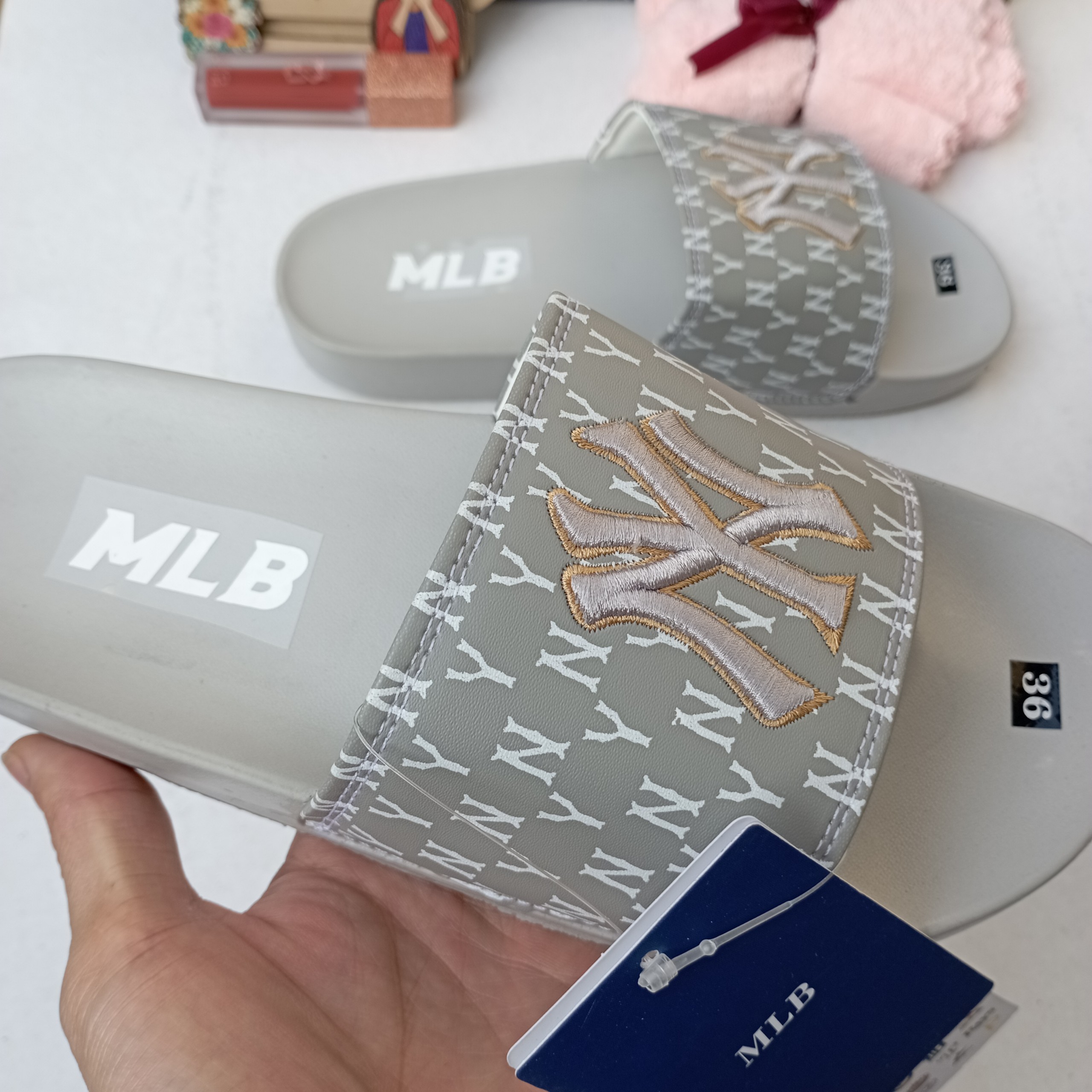 Dép unisex 𝐌𝐋𝐁 𝗡𝗬 nữ Màu XÁM - dép mlb gv quai ngang thể thao nữ Thêu NY nỗi nhiều màu - Dép NY Quai Ngang Nam Nữ - dép ny nữ - dép ny nam - dép mlb quai ngang - dép mlb giá rẻ - dép mlb ny