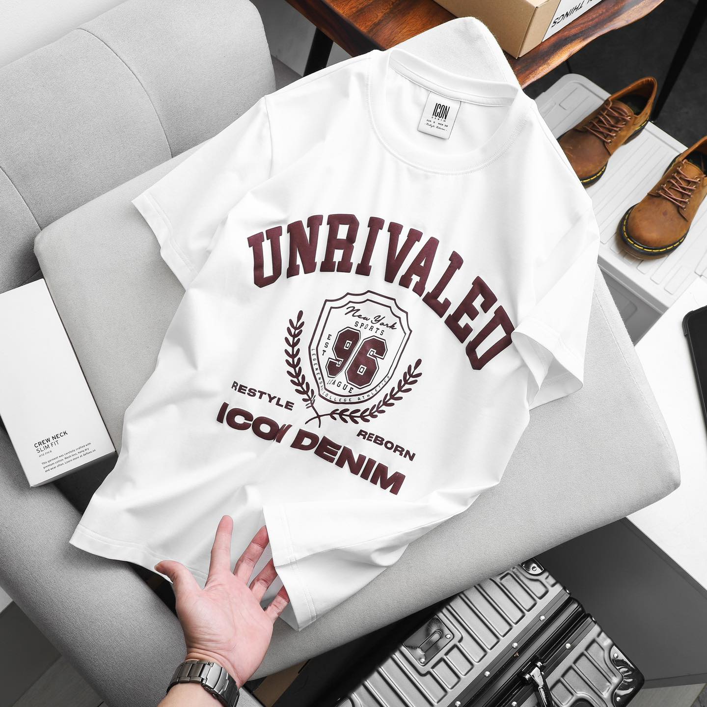 ICON DENIM T-SHIRTS UNRİVALED SLOGAN COLLEGE CREST EMBLEM