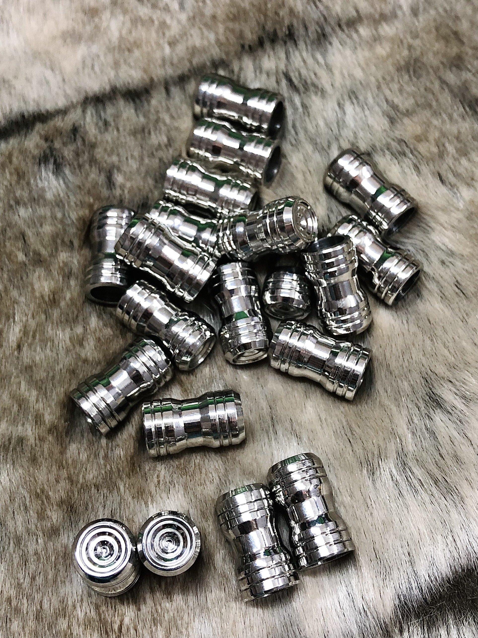 Cặp van vòi mẫu thái - mẫu dập logo - nắp chụp van vòi inox 304 cho tất cả các dòng xe