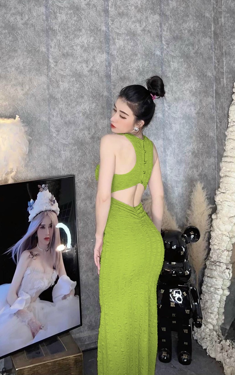Đầm body ba lỗ khoét lưng phối cúc sang chảnh chất thun gân lên form đẹp