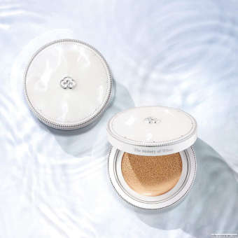 Phấn Nước Dưỡng Trắng WHOO Seol Radiant White Tone Up Sun Cushion