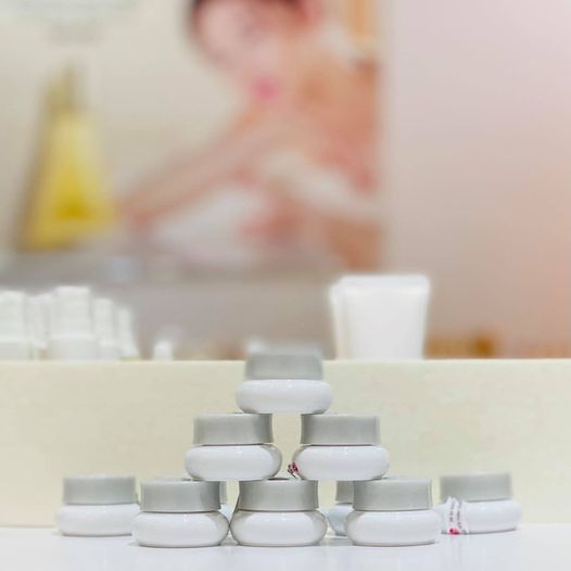 Cao Dưỡng Trắng Làm mờ Nám WHOO Radiant White Ultimate Corrector mini 4ml