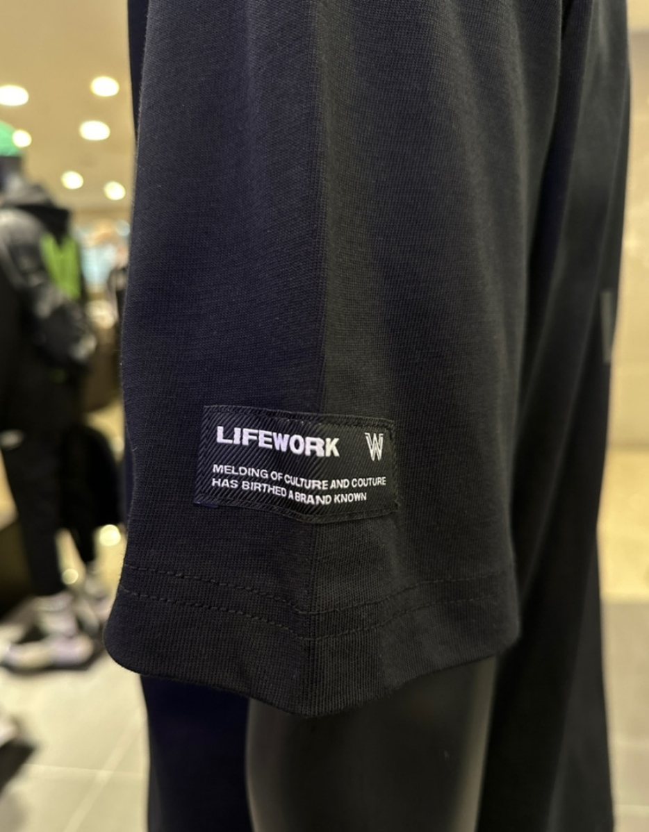 Maglietta LIFEWORK Mini Hip Dog con stampa (nuova dal 2024)
