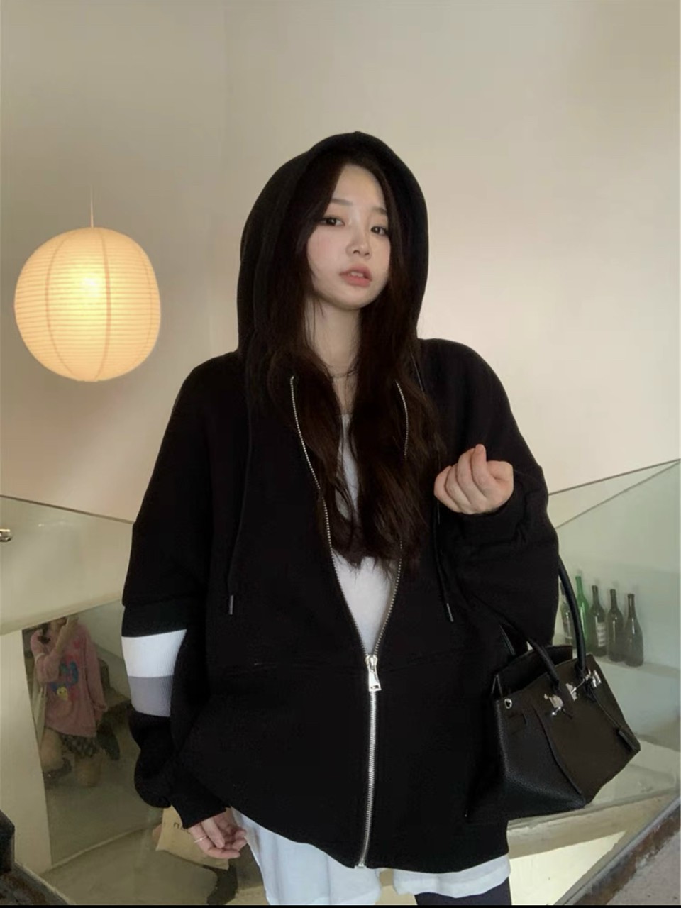 Áo khoác nữ, áo khoác nỉ hoodies, áo khoác nỉ trơn phối 3 kẻ sọc tay, dây khóa kéo kiểu dáng thời trang. xtu