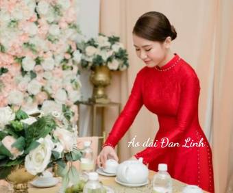 Áo dài gấm đỏ và gấm trắng, sang trọng, quý phái - Áo Dài Đan Linh
