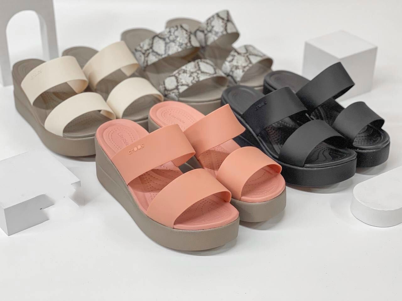 Giày đế xuồng nữ crocs brooklyn