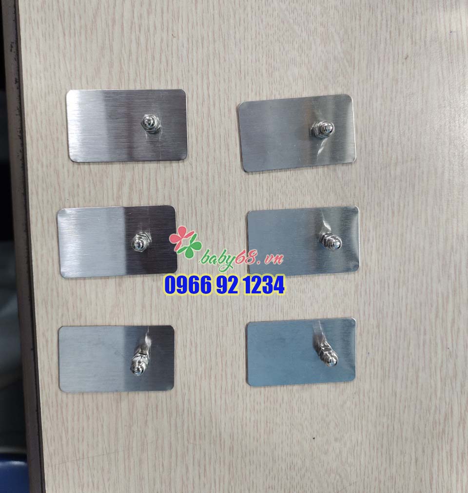 Miếng dán thanh chắn giường, dán tường treo đồ vật dụng inox