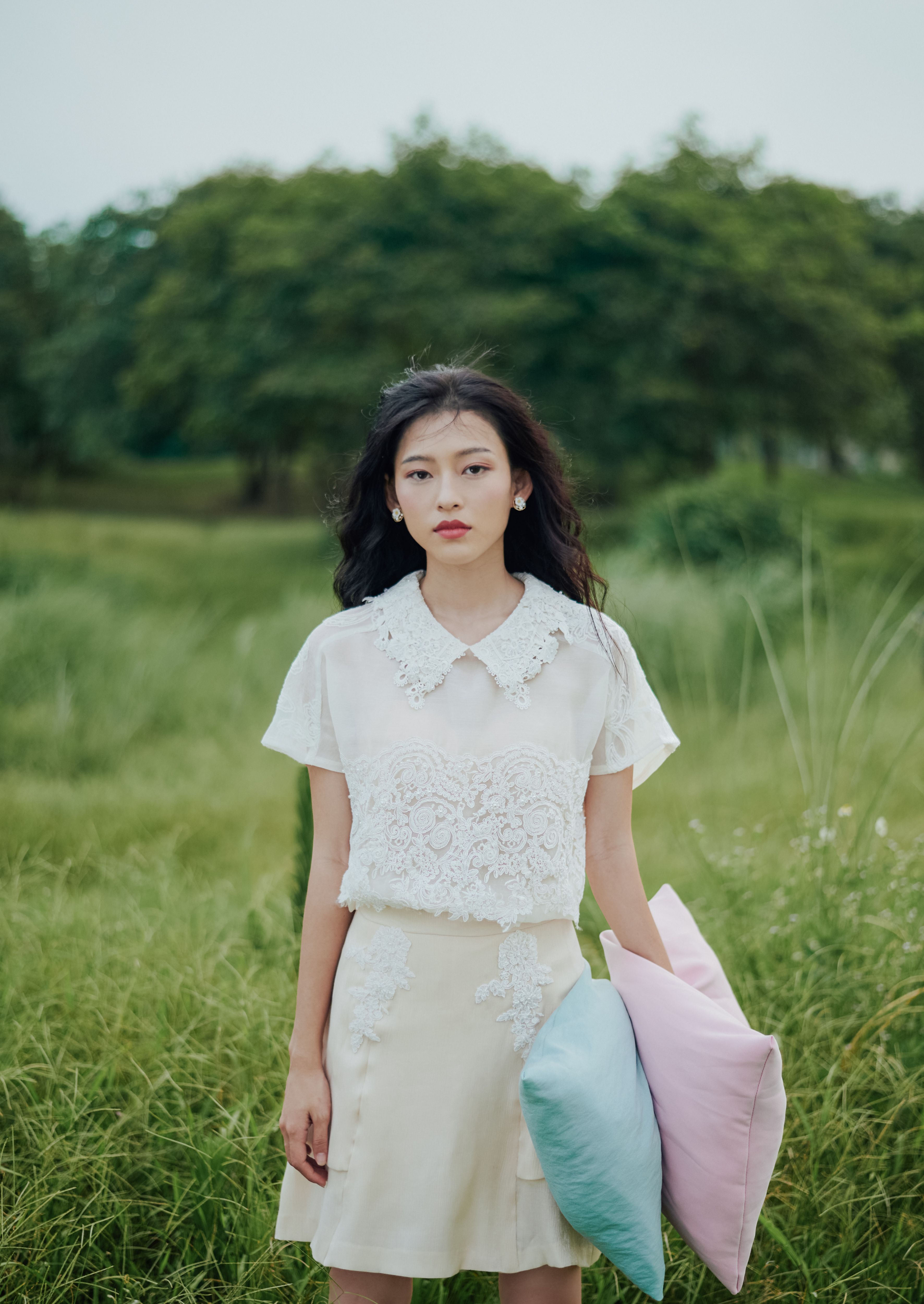 MAKI - Quần váy be thêu hoa