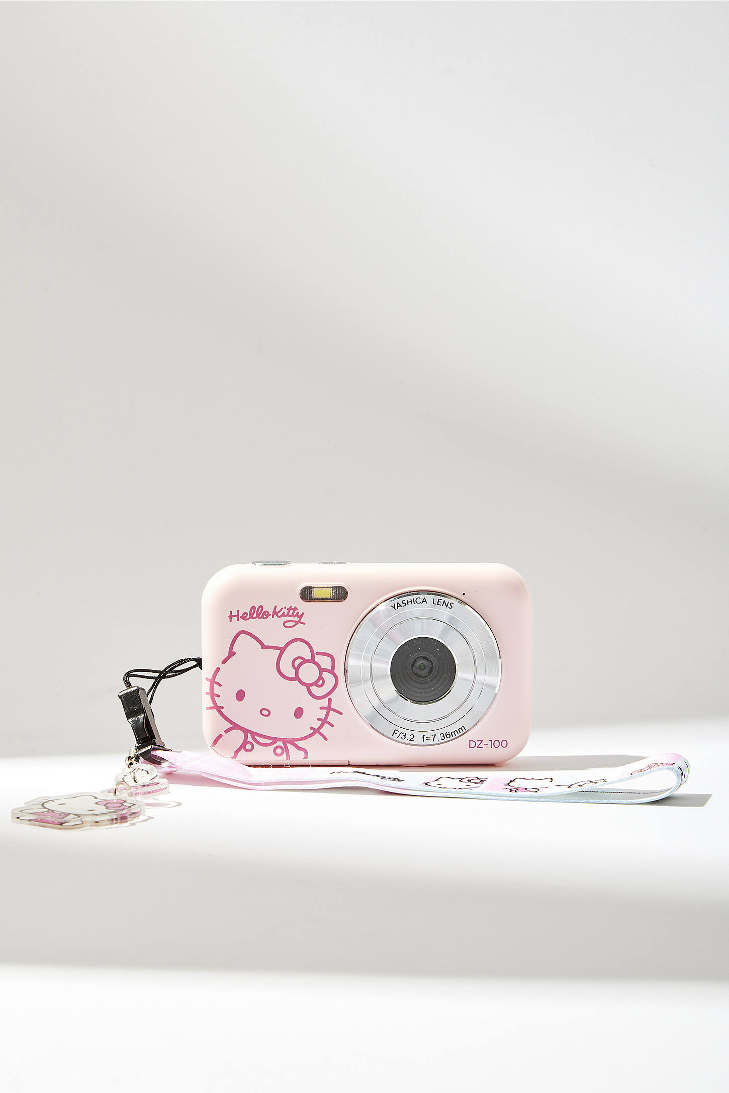 YASHICA x Hello Kitty Digital Camera DZ-100 | Lazada Singapore