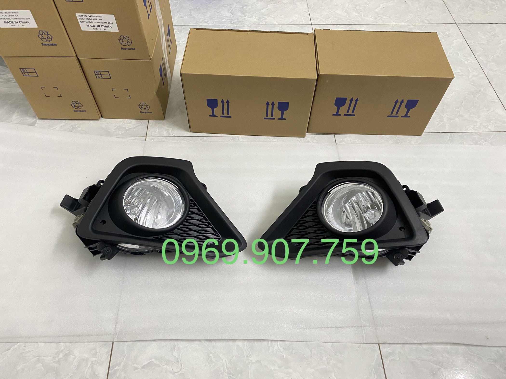 ĐÈN GẦM + DƯỠNG GẦM GRAND I10 2014-2015-2016( GIÁ 1 BỘ ĐÃ CÓ BÓNG VÀ ĐUI  )