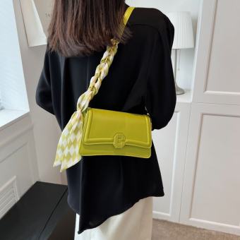 Túi xách, đeo vai khoá C hàng nội địa Trung (ko kèm khăn)