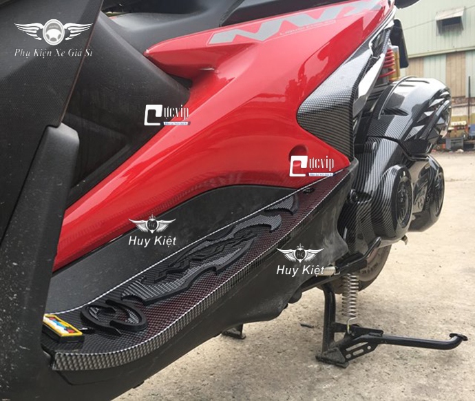 [HCM]Chụp Lóc Máy Lớn Carbon Cho Xe Yamaha NVX 2017 - 2020 MS1604