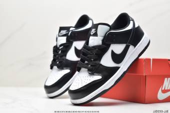 [GIVING SOCKS] NIKE SB DUNK LOW UNISEX SNEAKERS