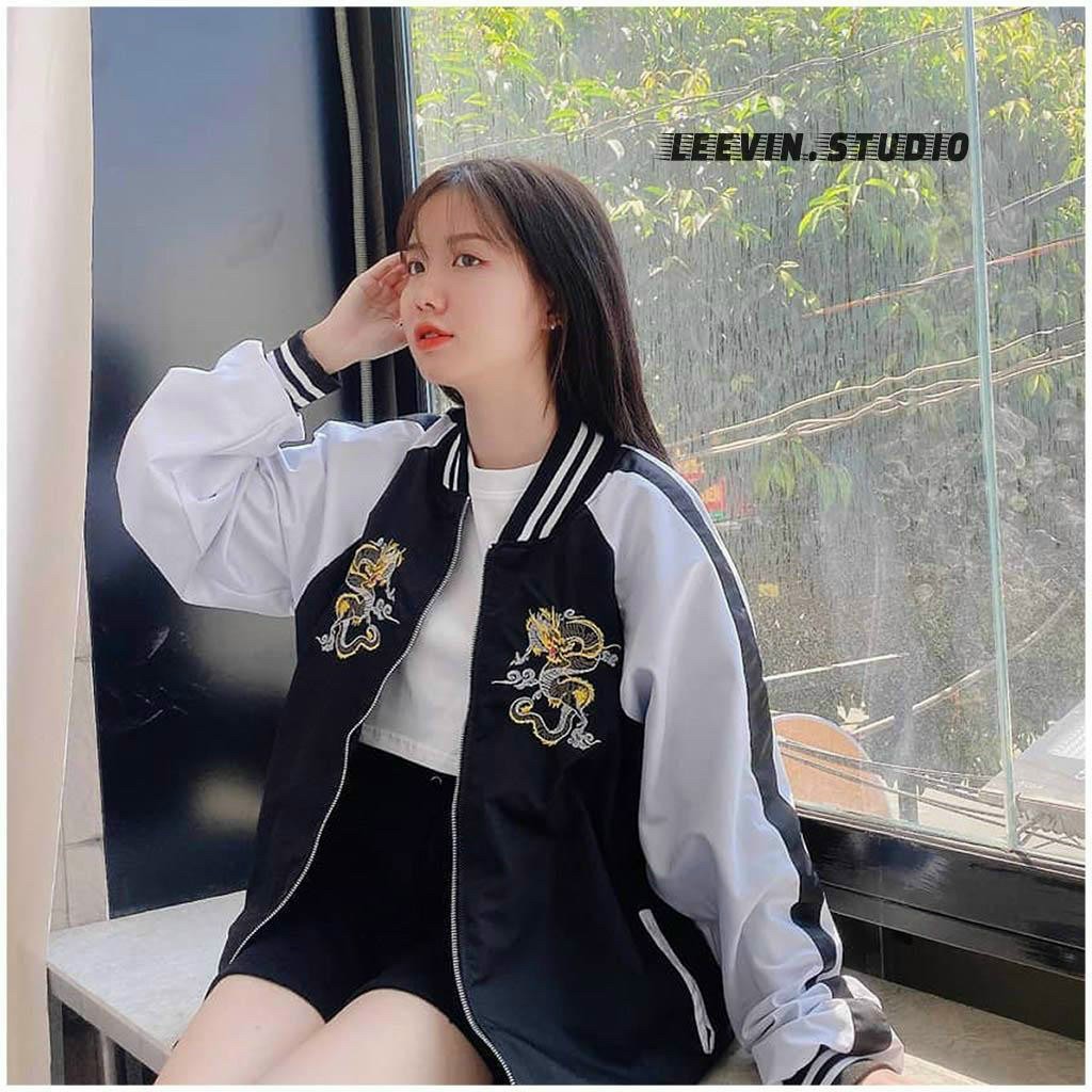 Aó khoác dù nữ kiểu bomber thêu hình con rồng sành điệu đang được nhiều bạn trẻ săn đón uts